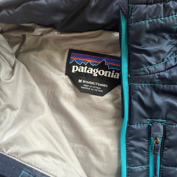 Patagonia Womens Navy Blue Quilted Pullover with Light Blue Trim - Picture 3 of 4